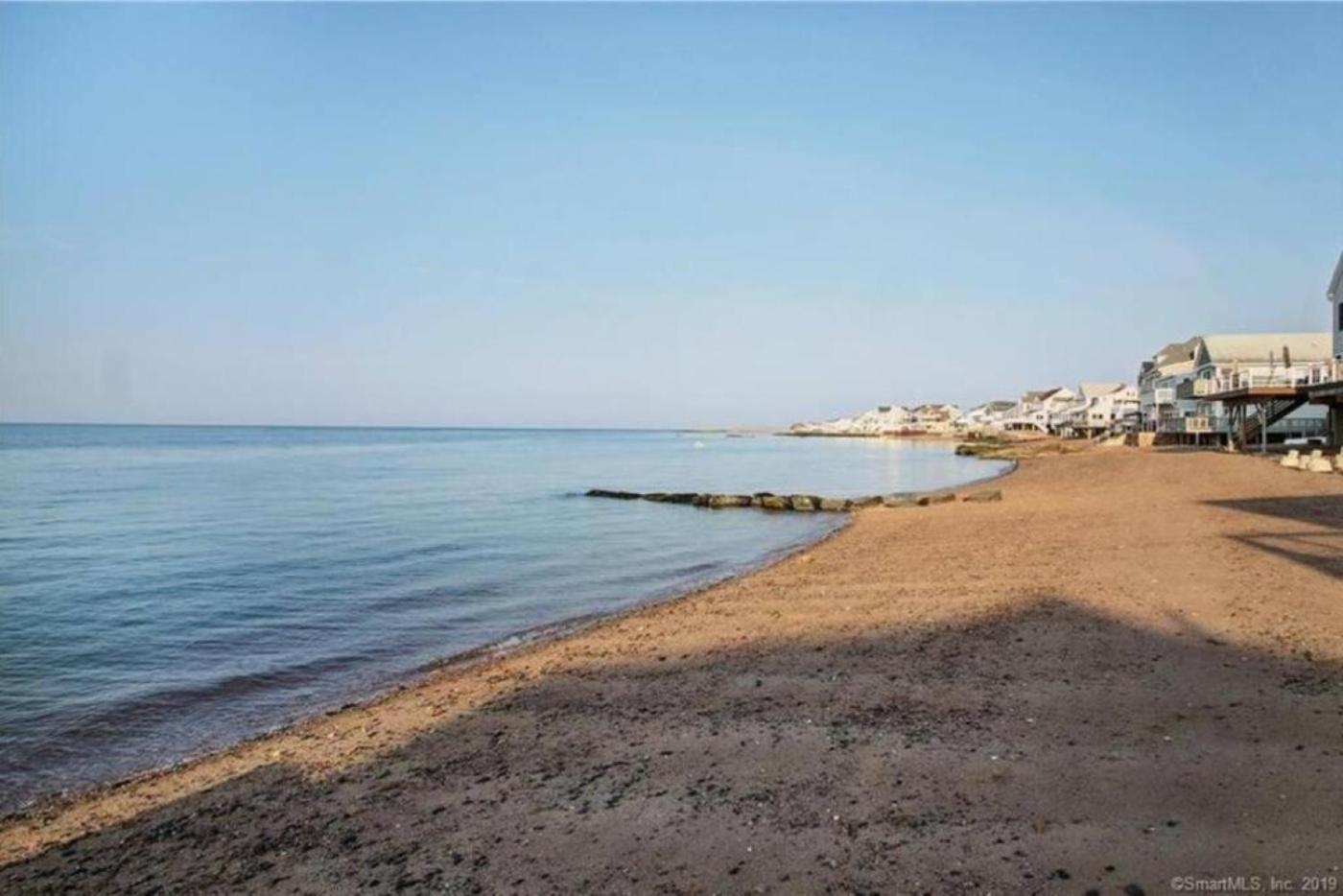 Cozy Beach - Direct Waterfront! East Haven Ngoại thất bức ảnh