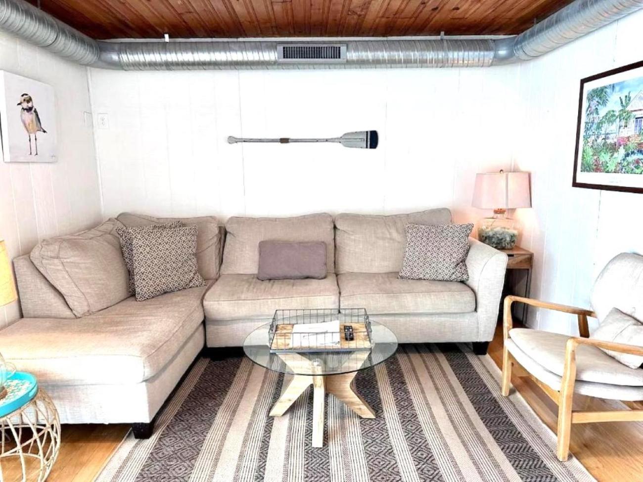 Cozy Beach - Direct Waterfront! East Haven Ngoại thất bức ảnh